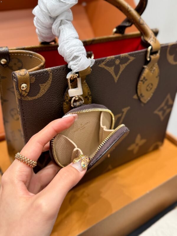 LV onthego Tote
