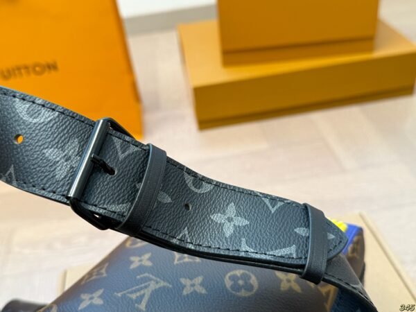 LV  Rubber-themed Cruiser Monogram French Fries Bag