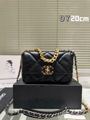 Chanel 19 Flap Bag [Black]