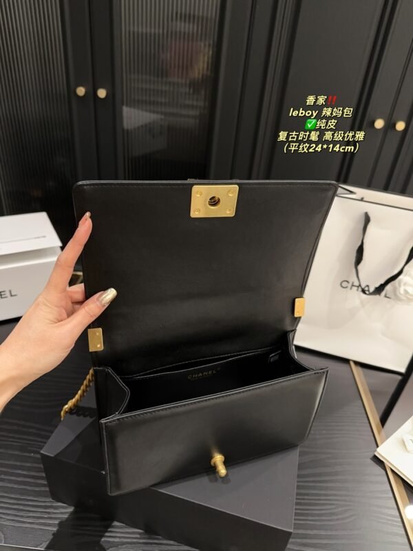 Chanel Le Boy (a stylish bag for trendy moms)