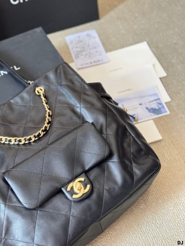 Chanel 25c Early Spring Shopping Bag