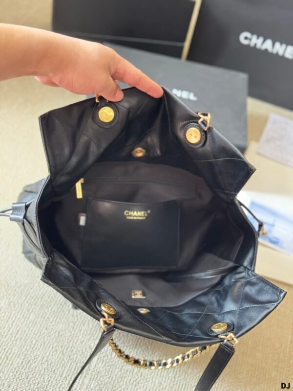 Chanel 25c Early Spring Shopping Bag