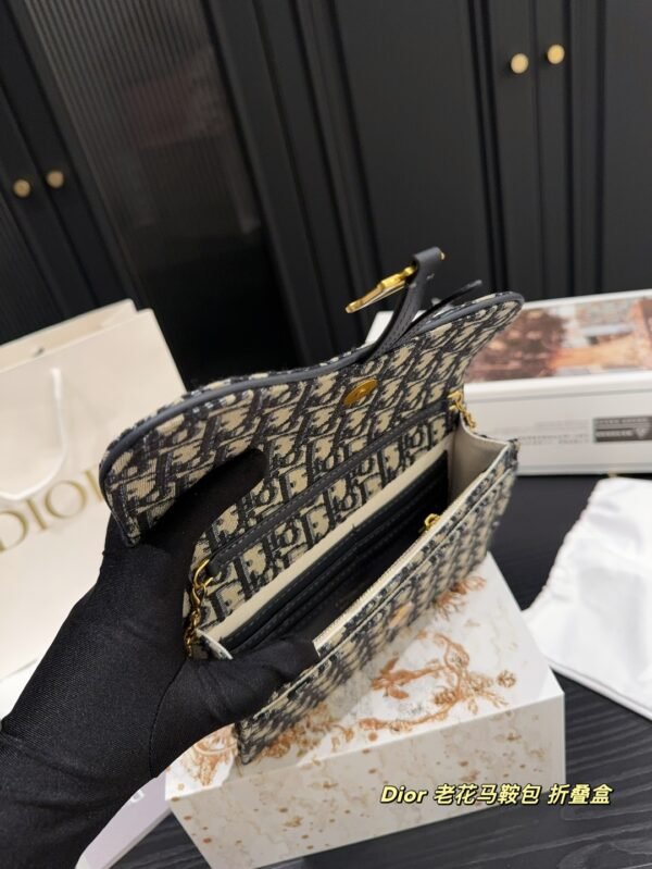 Dior WOC single-shoulder chain bag