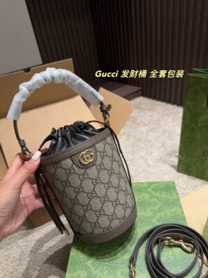  Gucci's mini drawstring small bucket bag