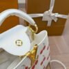 LV Capucines Hand bag