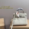 Hermès Kelly 25 bag in white