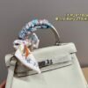 Hermès Kelly 25 bag in white